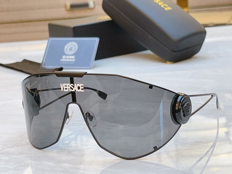VERSACE